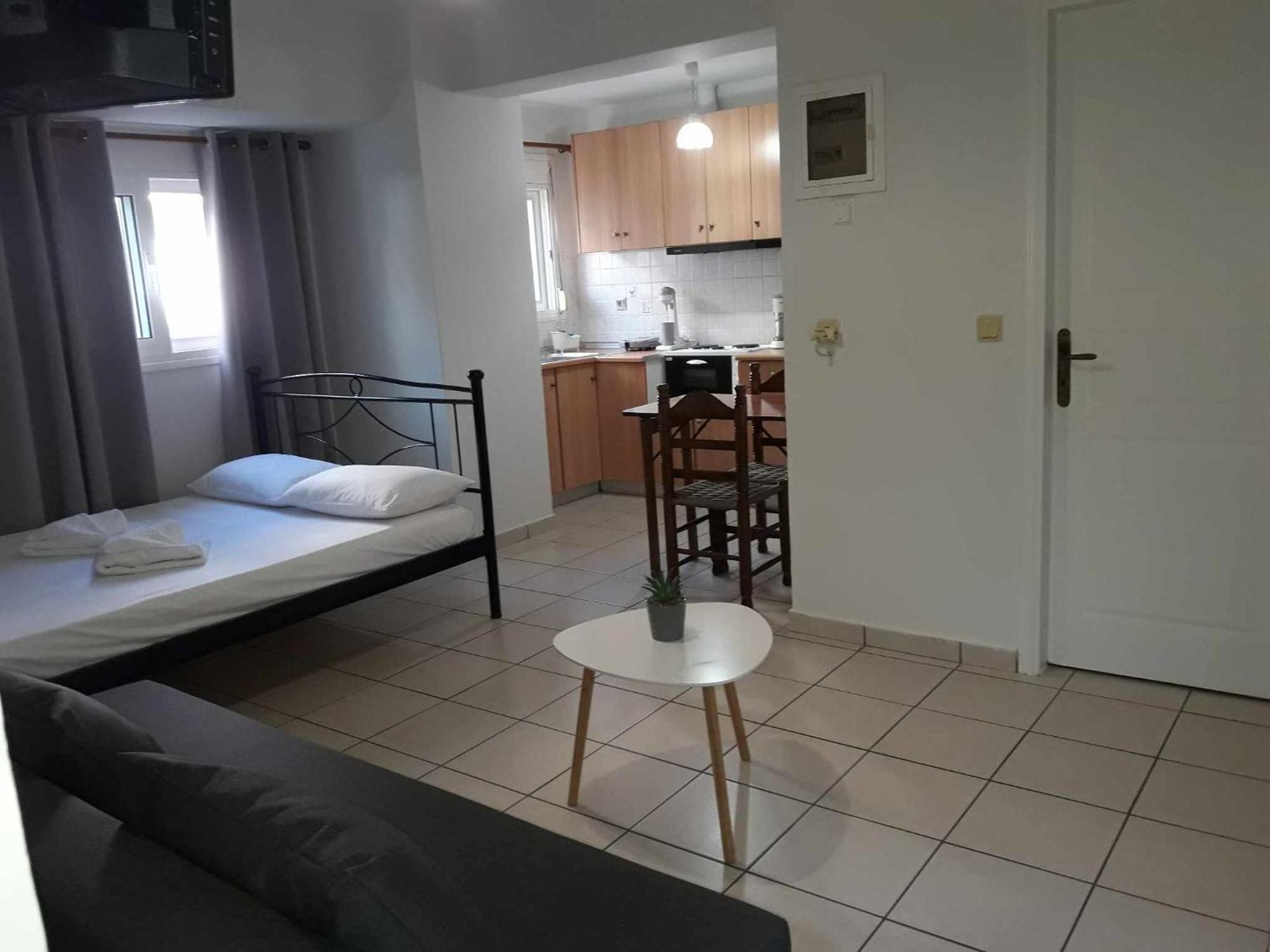 Simple, Calm And Center 2 Apartamento Calamata Exterior foto